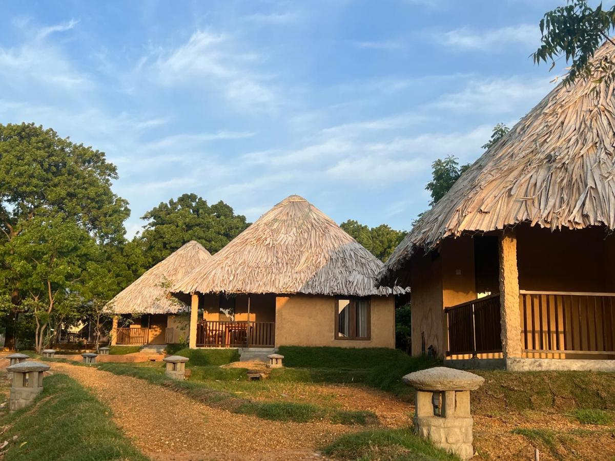 Saffron Lake Yala Tissamaharama Exterior foto