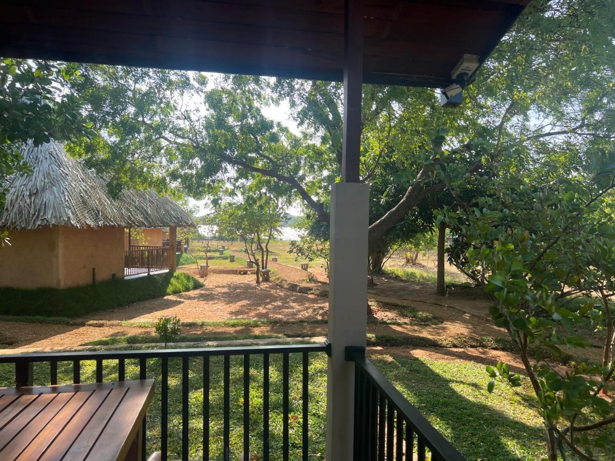 Saffron Lake Yala Tissamaharama Exterior foto